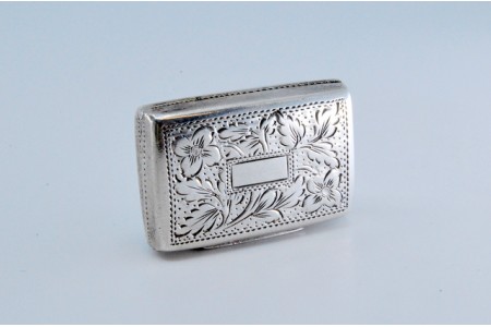 Caixa de Vinagrete em prata e ouro com gravados em ambos os lados do período de George IV.